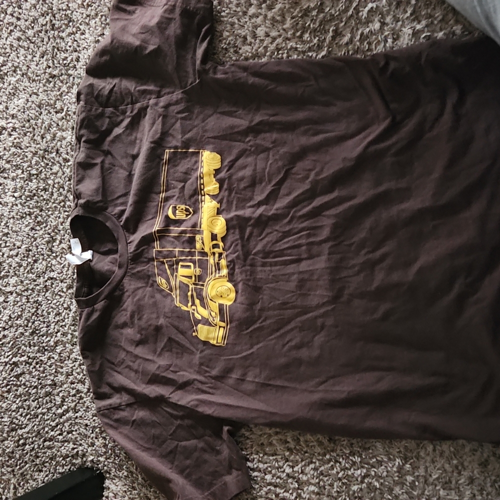 Men's graphic tee